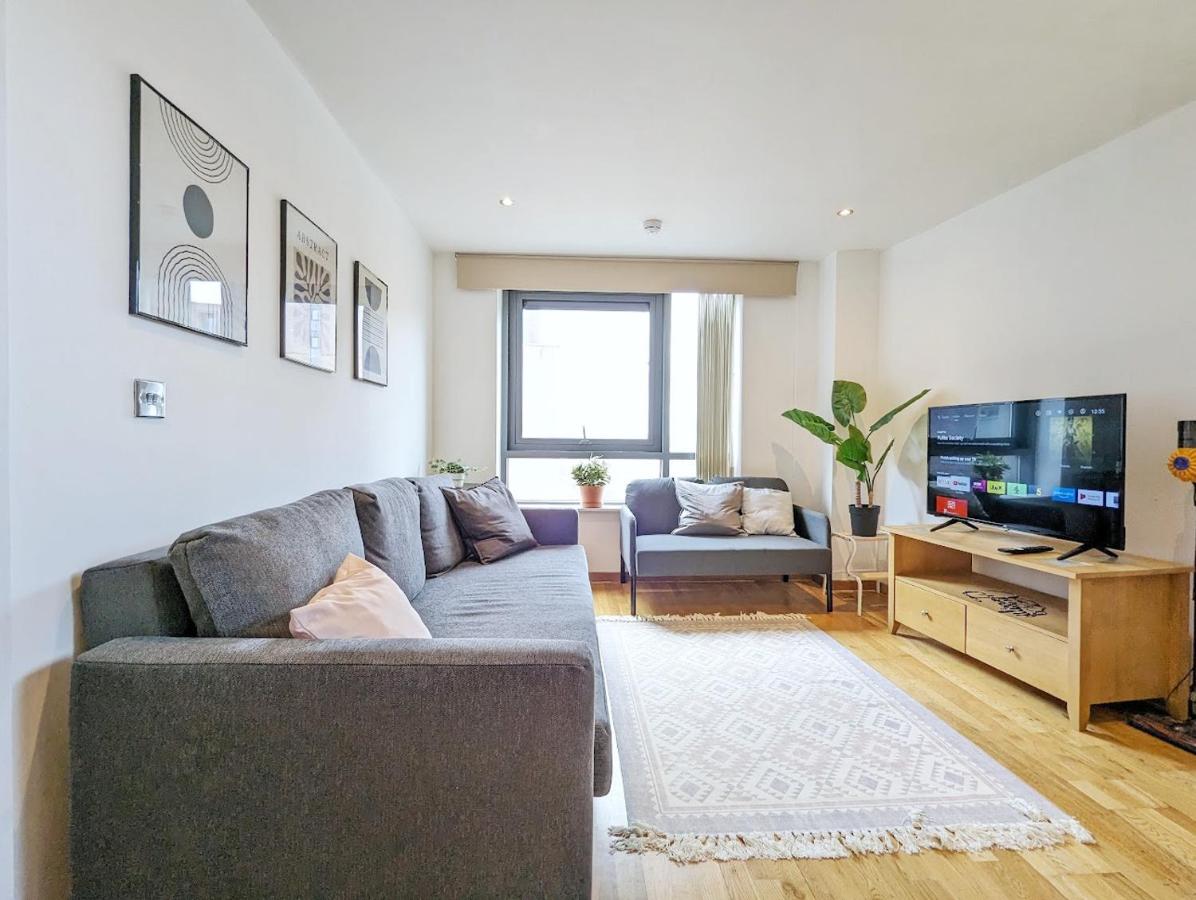 Morden 2-bedroom Apt In Heart Of City Centre - B&B