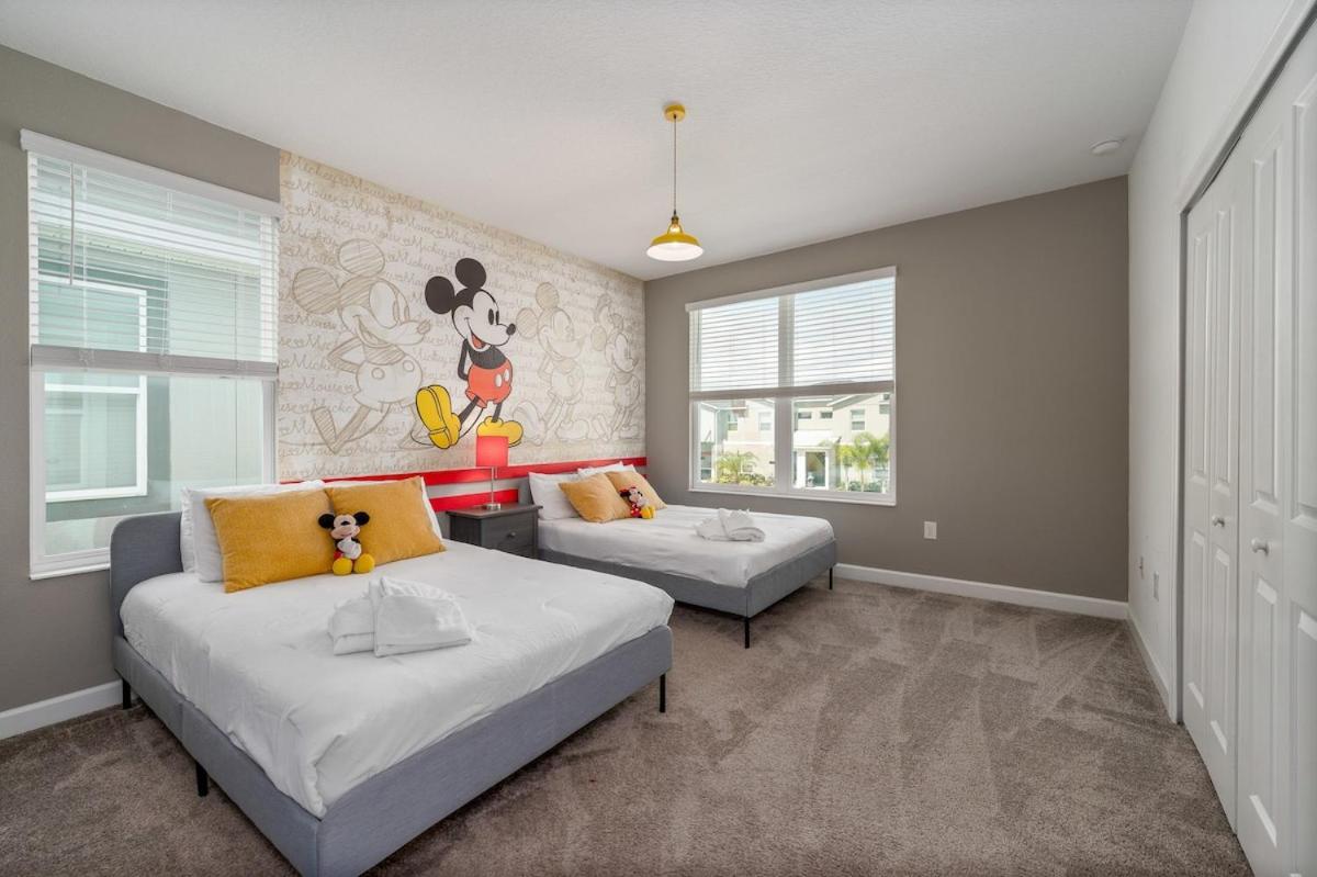 Champions Gate Home w/ Private Pool, Resort Perk ,near Disney - Bed and Breakfast Kissimmee