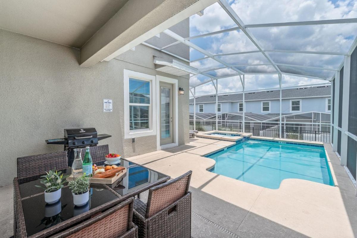 Champions Gate Home w/ Private Pool, Resort Perk ,near Disney - Chambres d’hôtes Kissimmee