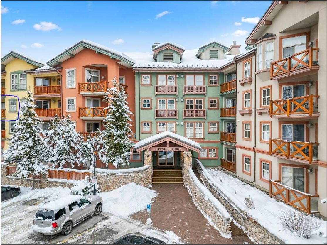 Main Village, Ski-in Ski-out, Hot Tub, Condo - Chambres d’hôtes Sun Peaks