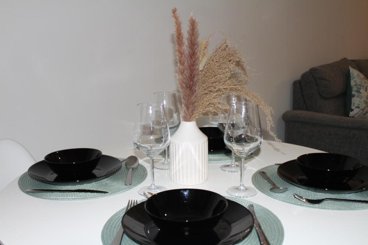 Modern 3-Bed Home With Garden - B&B Nottingham