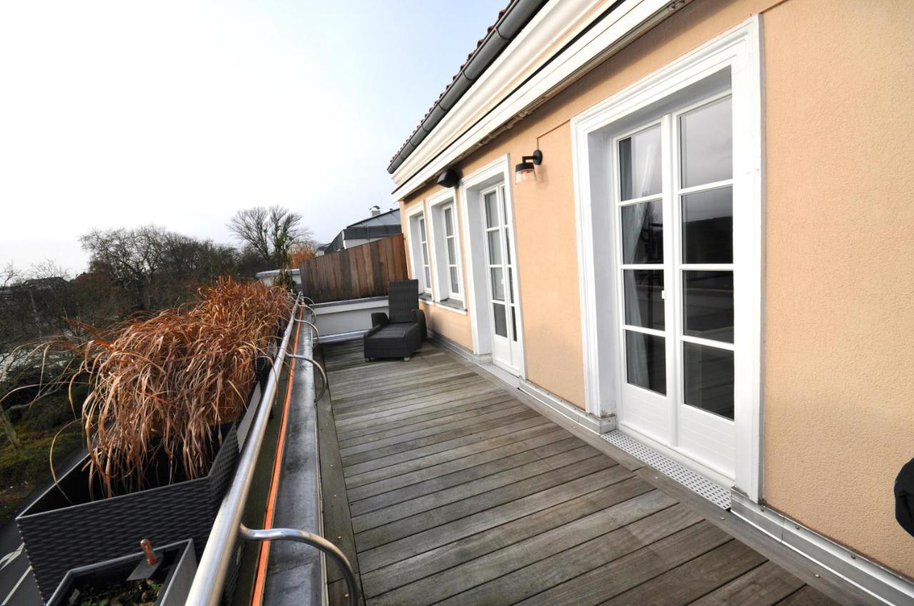 Zentral, am Park mit Parkplatz - Ferienwohnung