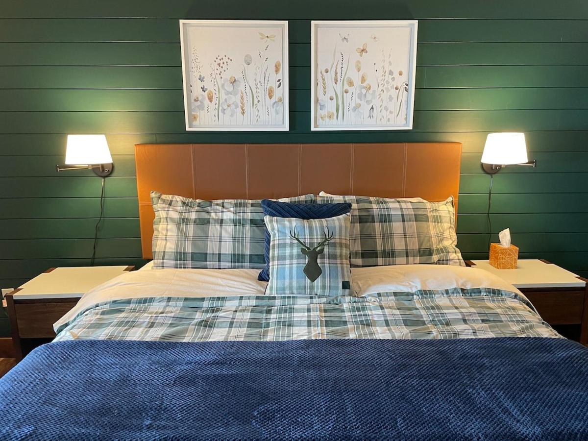 Newly Renovated Ski In Ski Out 2BR Condo - B&B