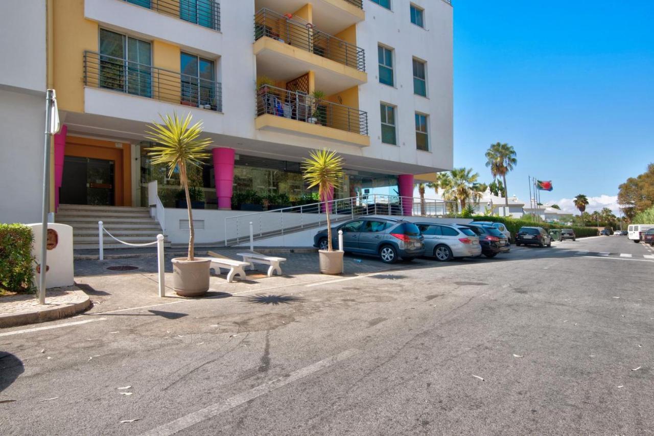 Apartment mit Poolblick
