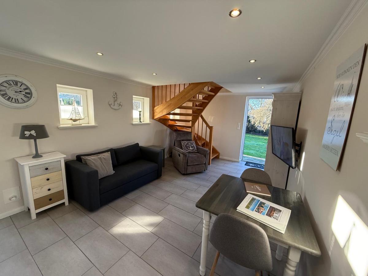 Ferienwohnung „De Peerstall“ mit Fahrrädern, Husum - B&B