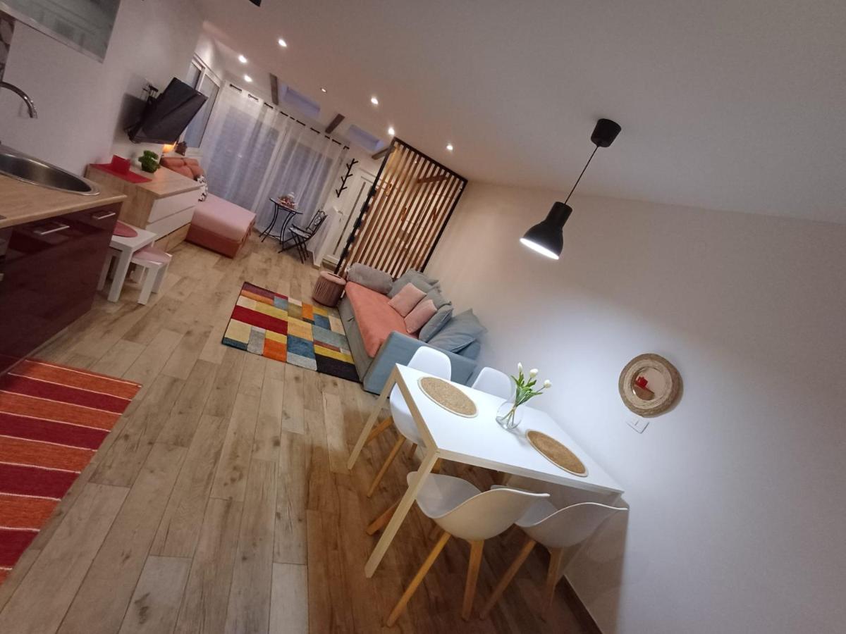 Apartments San Simon Izola near to beach - B&B Isola d'Istria