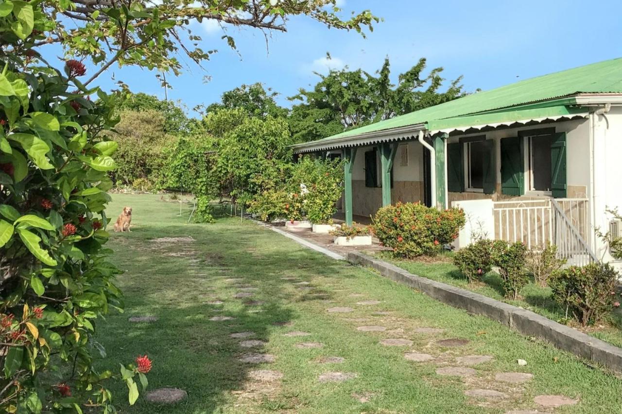Maison familiale avec piscine privée à Saint-François - B&B Saint-François