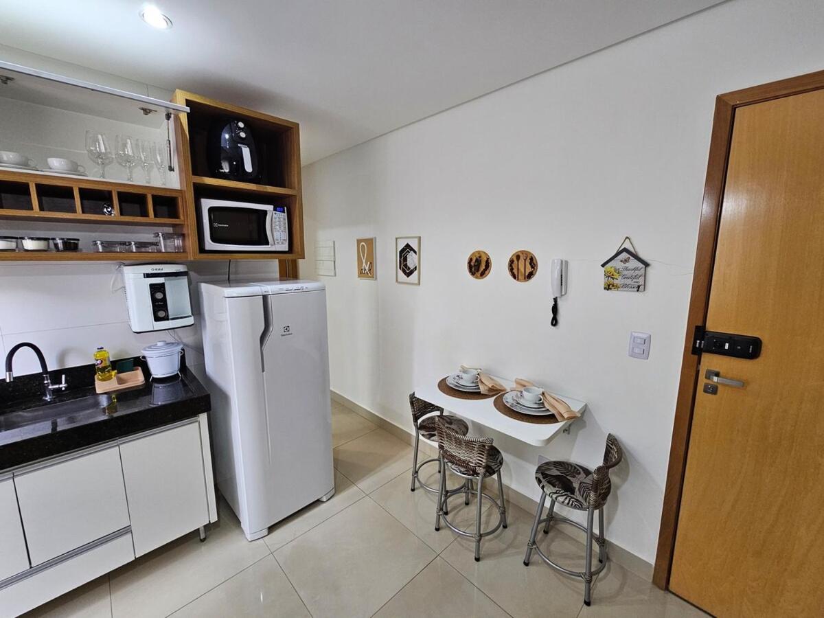 Flat Lindíssimo de 2qts uma esquina do Flamboyant Shopping 206 - B&B Goiânia