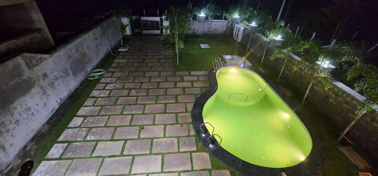 Kurinji Kudil - 4 BHK Villa with Swimming Pool - B&B Yelagiri