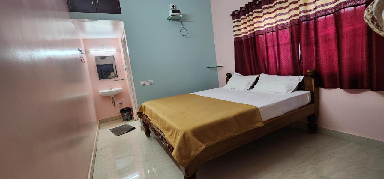 Kurinji Kudil - 4 BHK Villa with Swimming Pool - B&B Yelagiri