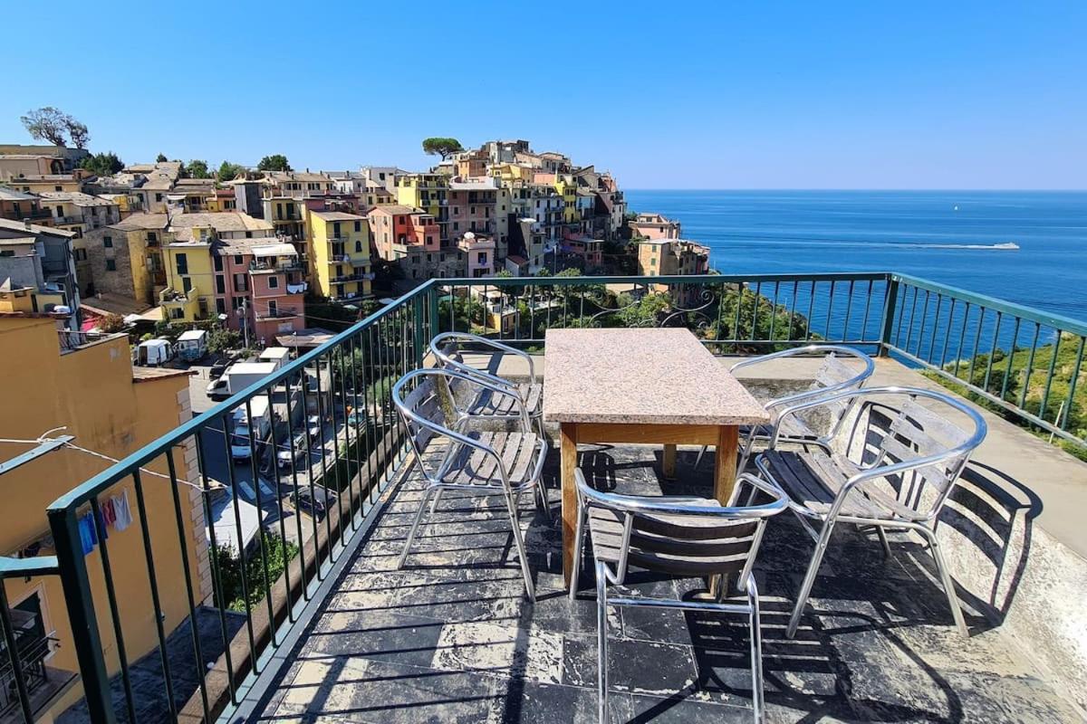 Appartamento Isola - In the center with Terrace - sea view & AC - Chambres d’hôtes Corniglia
