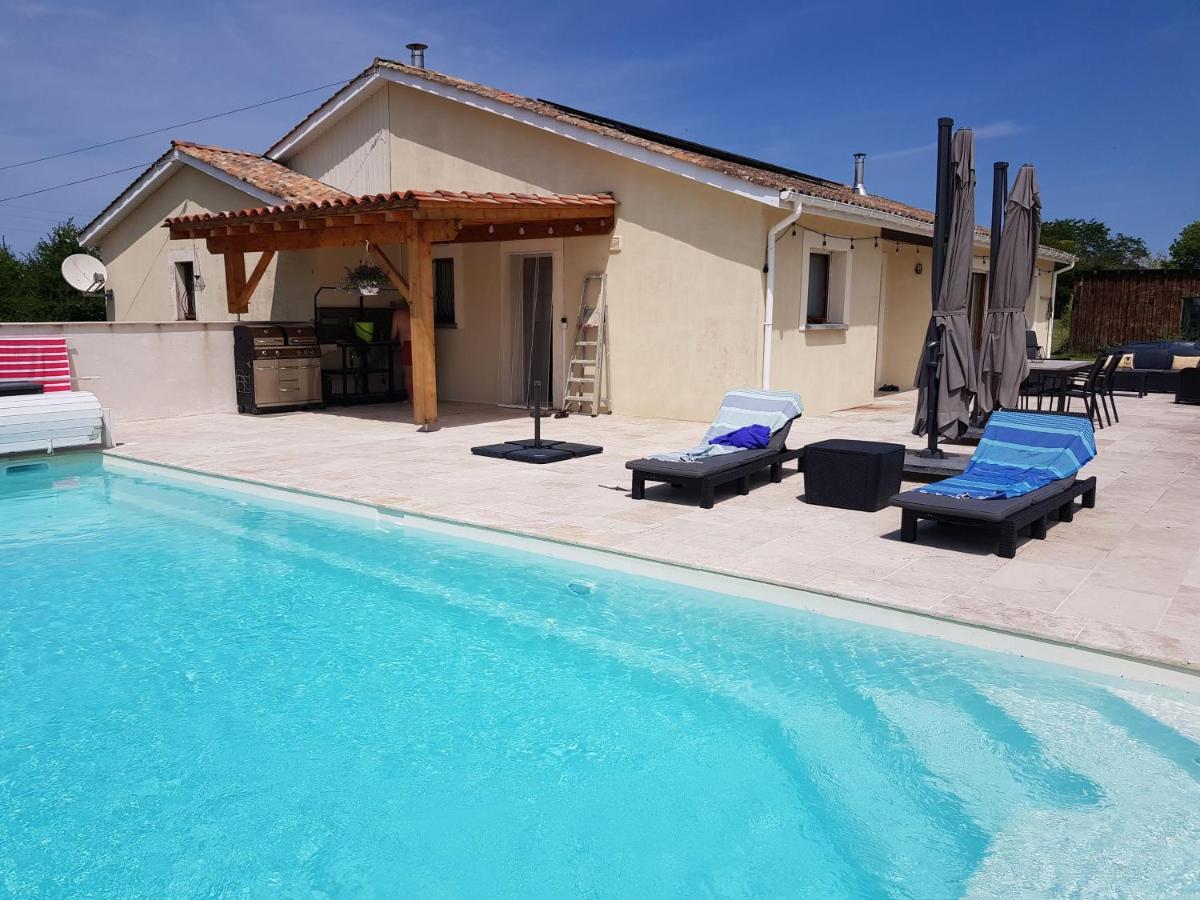 C'est la vie là ! Jolie maison avec piscine - B&B Saint-Astier