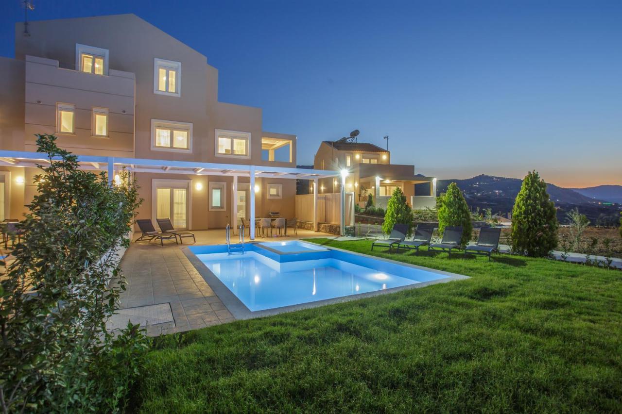 Red Villa