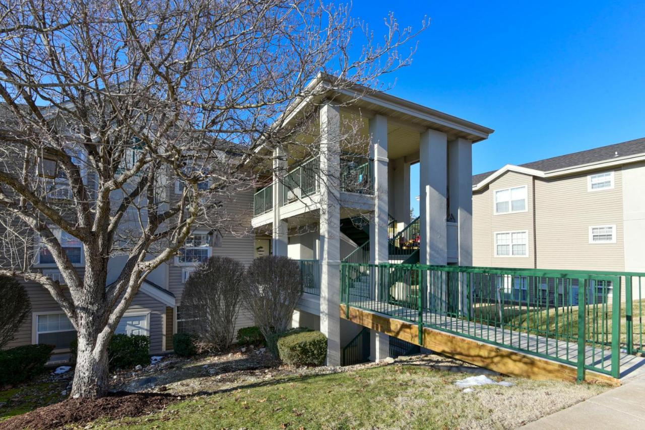 Luxurious Condo at Holiday Hills Resort - Beautifully Updated and Affordable - Family Amenities - No Steps - B&B