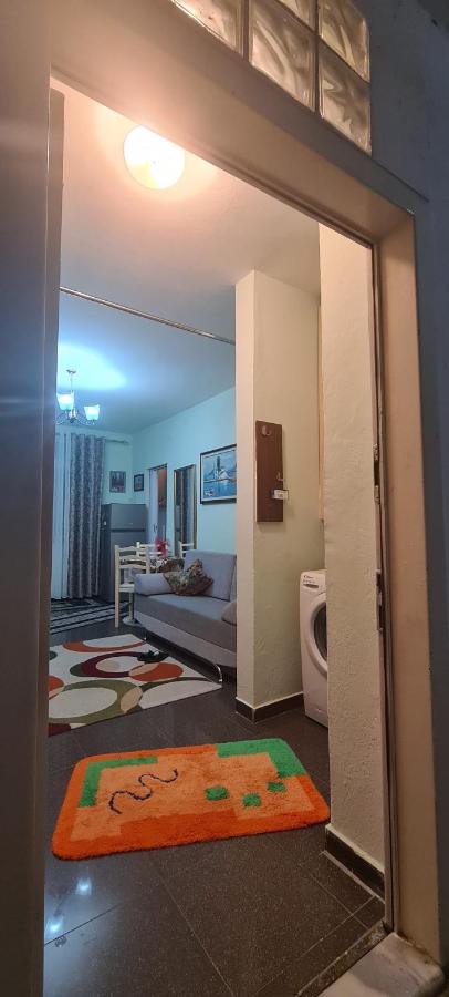 Edis's Corner - Bed and Breakfast Tirana