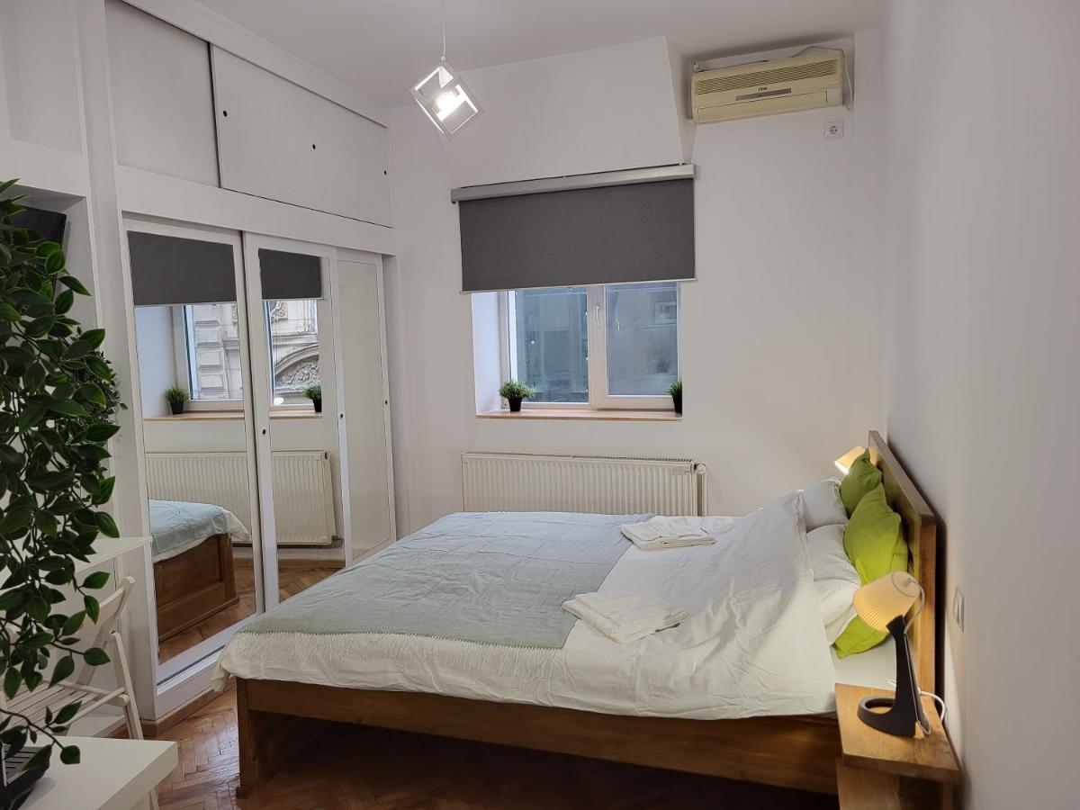Cozy Apartments Street Lipscani - B&B Bucarest