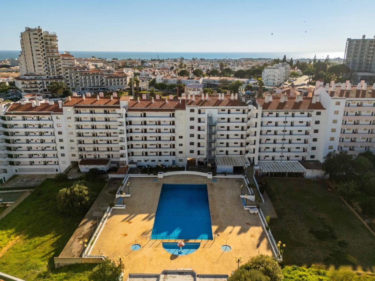 Montechoro Sea View 3 Bedroom Apartment 800m from the Strip - B&B Albufeira
