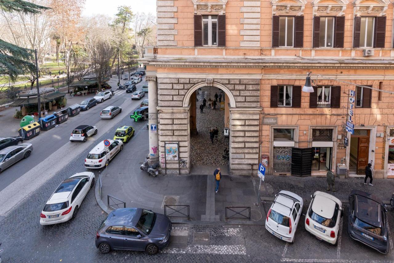 Drago D'Oro GUESTHOUSE - accross from metro Vittorio Emanuele - B&B Roma