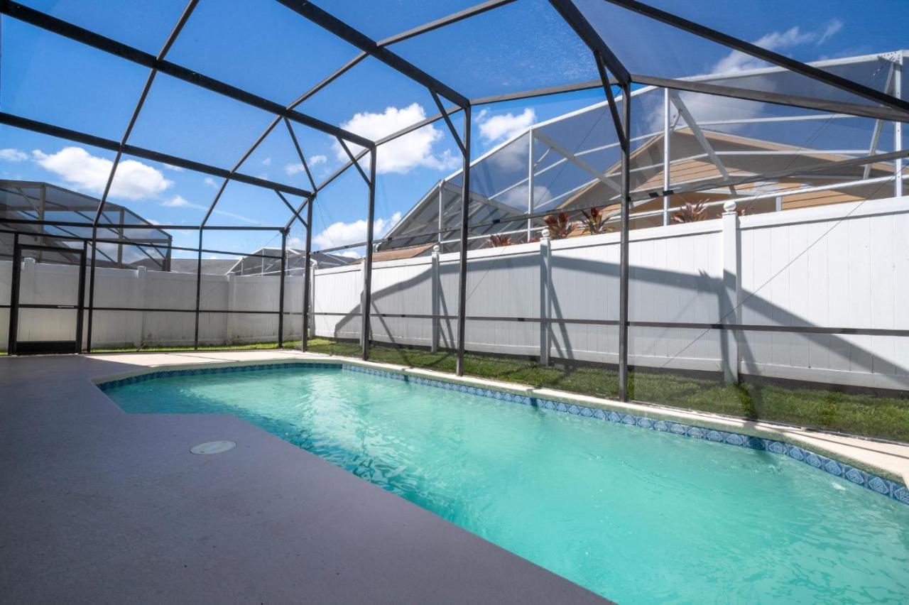 casa em orlando perto da disney com piscina house in area disney - B&B Kissimmee