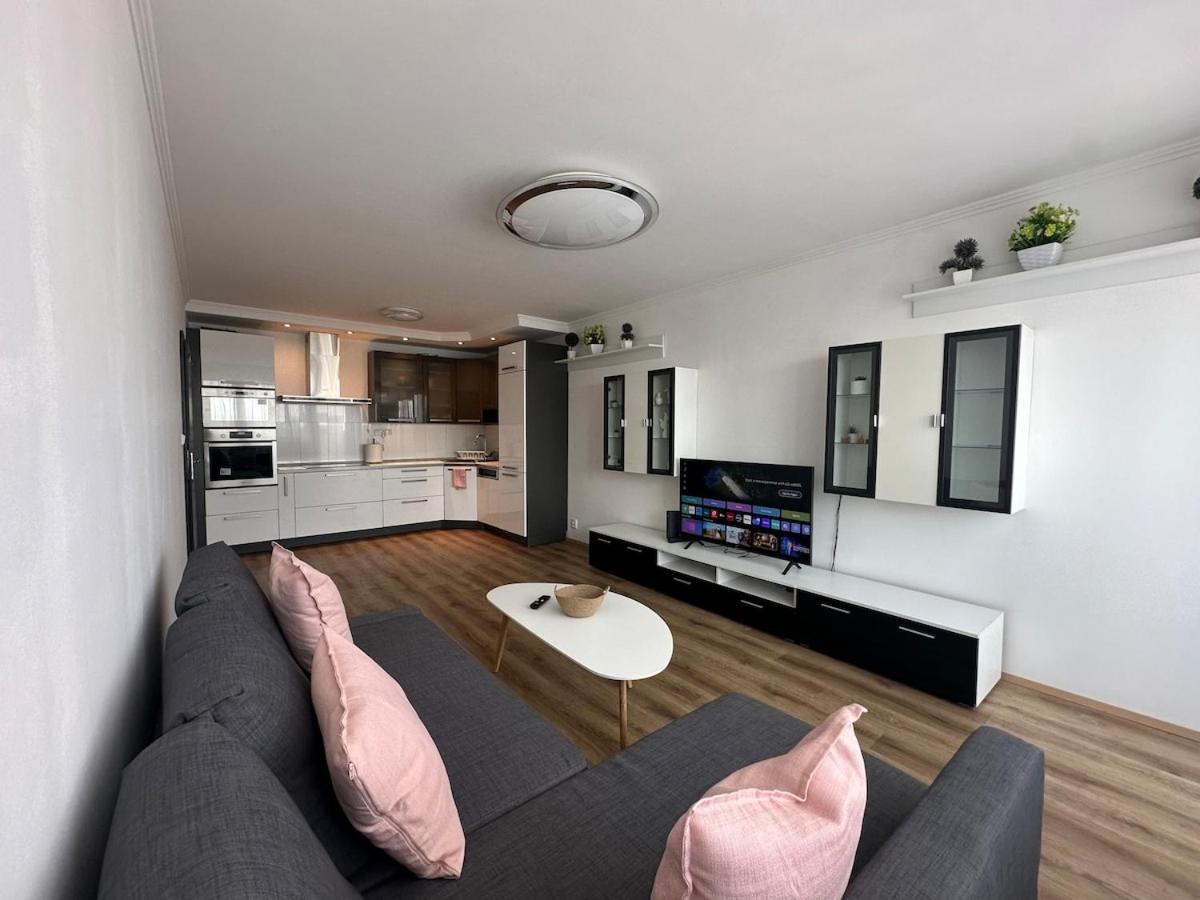 High rise cozy 2BRD flat - B&B Prague