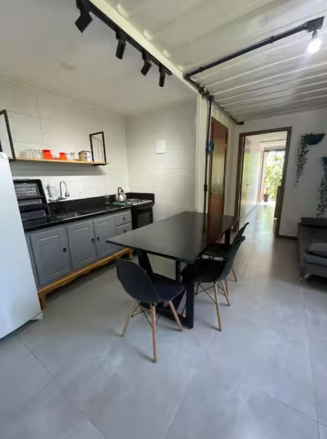 Appartamento con 2 Camere da Letto e Vista Lago