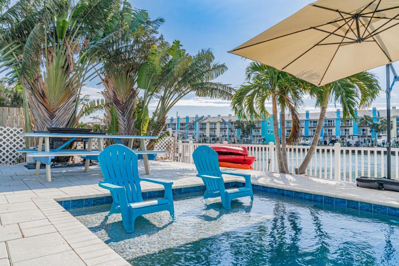 Waterfront Family Compound - Free Golf Cart, Paddleboards, Heated Pool, Golden Tee 2025 Arcade Game - Chambres d'hôtes Clearwater Beach