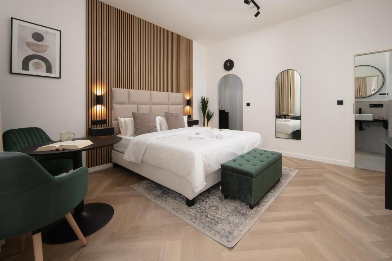 Rooms-Bremen Super Zentrale Studio-Apartments HBF-Messe-ÖVB Arena-City - B&B