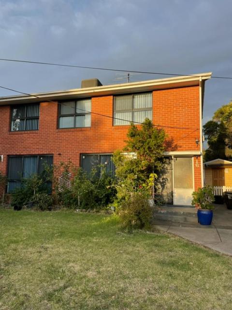 Home in Laverton 19 Minutes to Melbourne CBD - B&B
