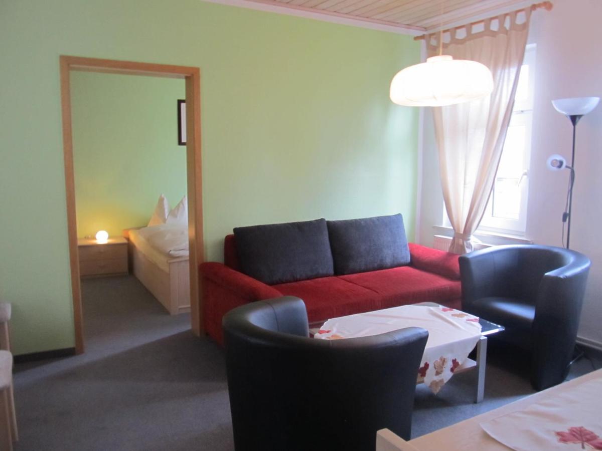 Large Family Room (6 Adults)