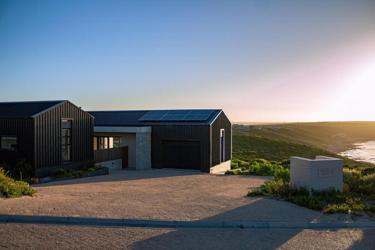 Zebra Views - Romansbaai Luxury Retreat - B&B