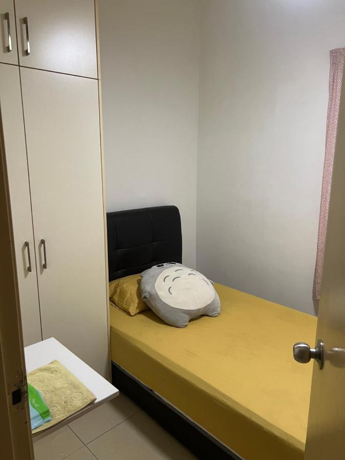 Single Room with Shared Bathroom
