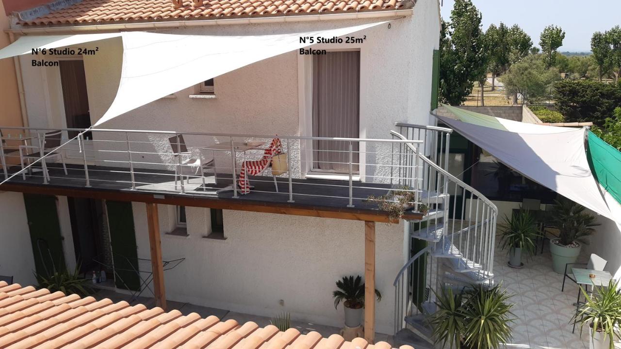 Estudio con balcón