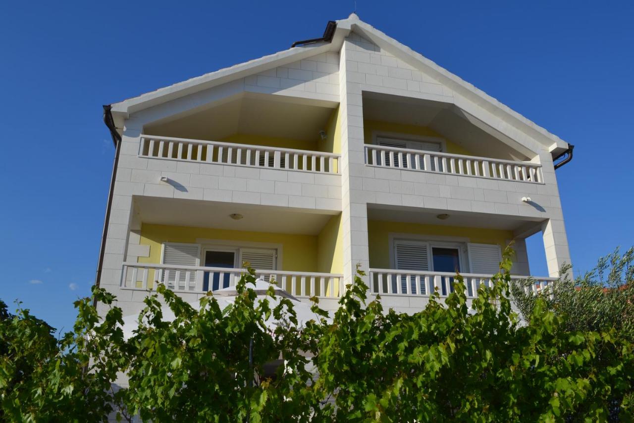 Apartment Tihomir - B&B Vodice