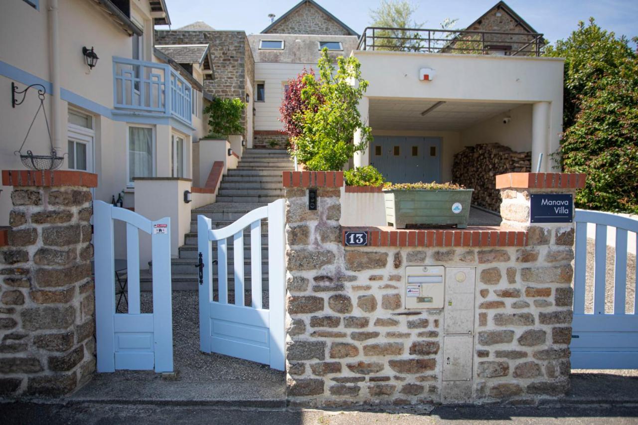 Manava Villa vue mer et Mont Saint Michel piscine intérieure - B&B