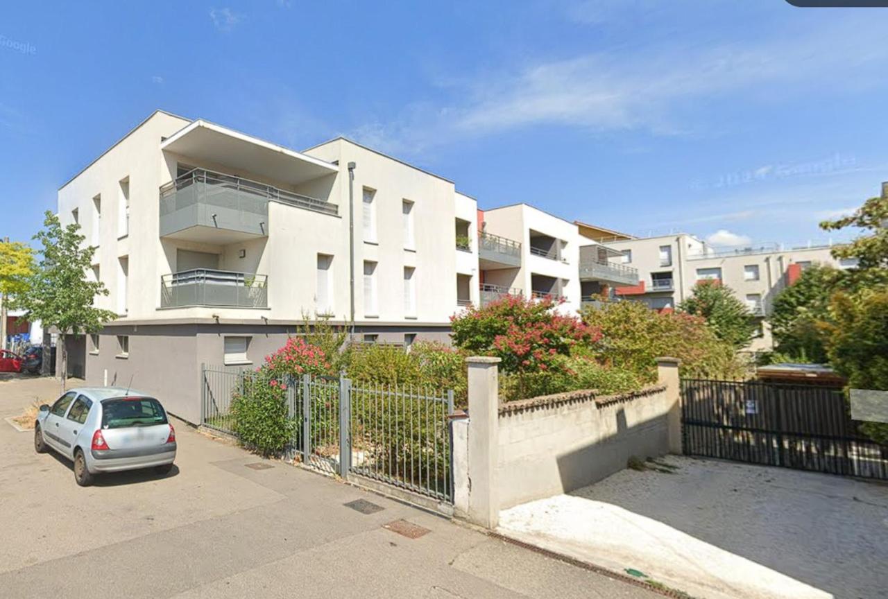 Le Barbusse LYON-T3-Garage-Terrasse-3 lits-Home Cinema - B&B