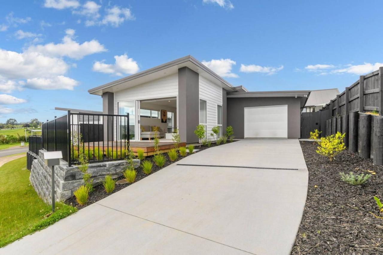 Brand New modern home 3 bedrooms - lakes - B&B