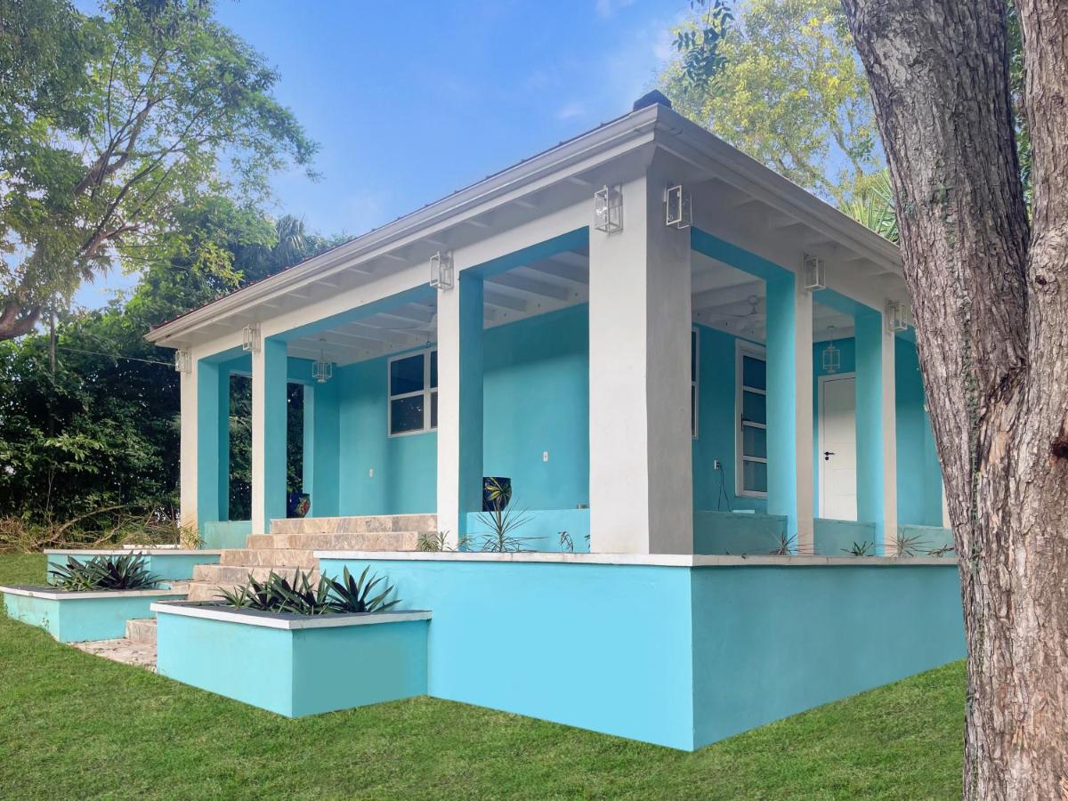 The Sunshine House - B&B Christiansted
