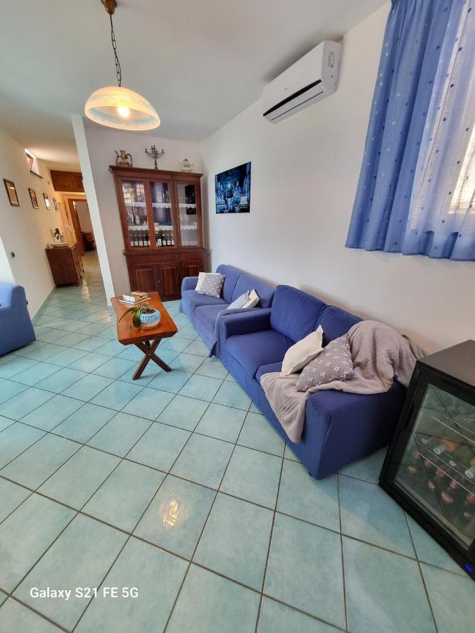 Six-Bedroom Villa 