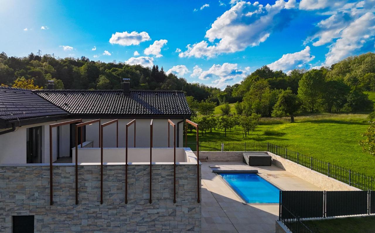 Villa Otokar - B&B Dolenje pri Jelšanah