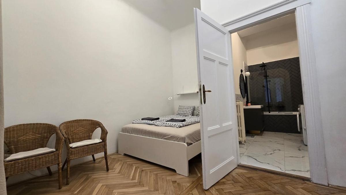 Family Apartment at Margaret Island - B&B