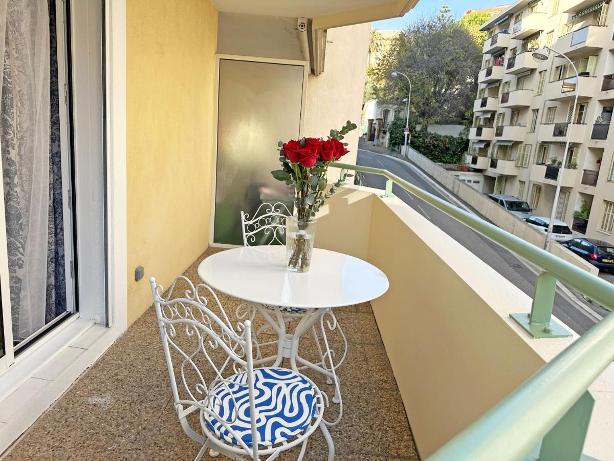 Stunning Studio Rue France Promenade des Anglais - Bed and Breakfast Nice