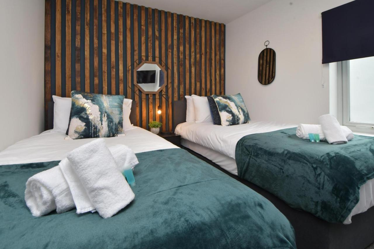 Twin Room with Private Bathroom