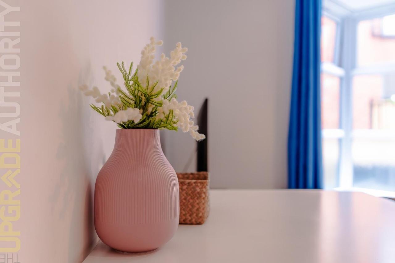 Stylish City Center Serviced Apartment in Bristol - B&B