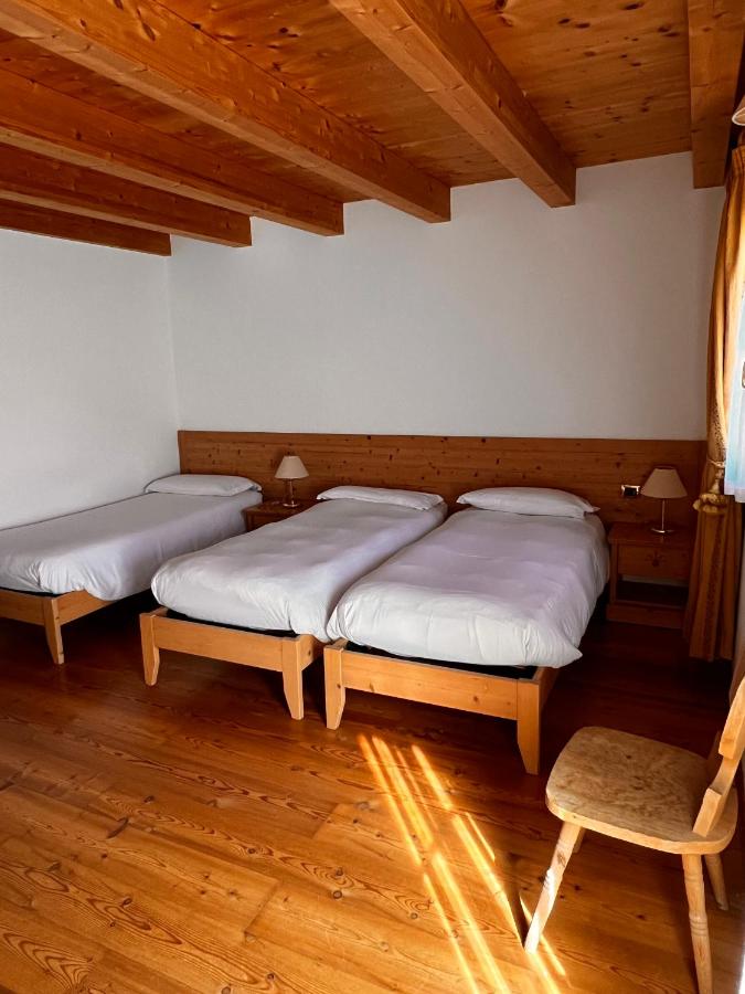 Dreibettzimmer mit Balkon