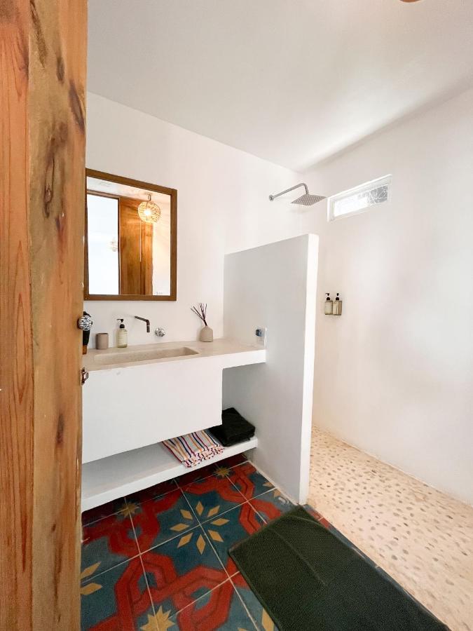 Kamer met Queensize Bed en Uitzicht op het Zwembad