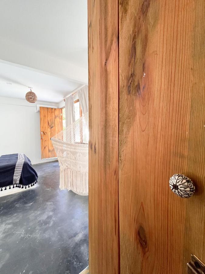 Chambre Lit Queen-Size - Vue sur Piscine