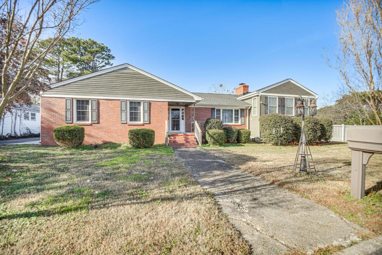 Waterfront Home with Dock and Yard in Hampton! - B&B Hampton