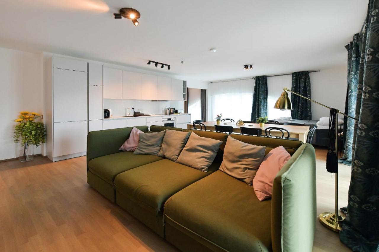 Julius 24 - Stylish Haven, 5 Mins to City Center - Bed and Breakfast Wenen