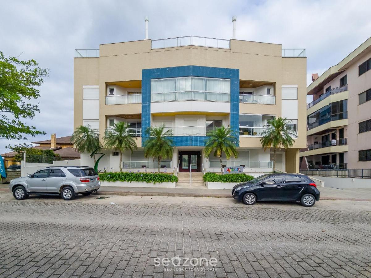 Condomínio Pé na Areia c/ Piscina em Florianópolis - EAR - B&B