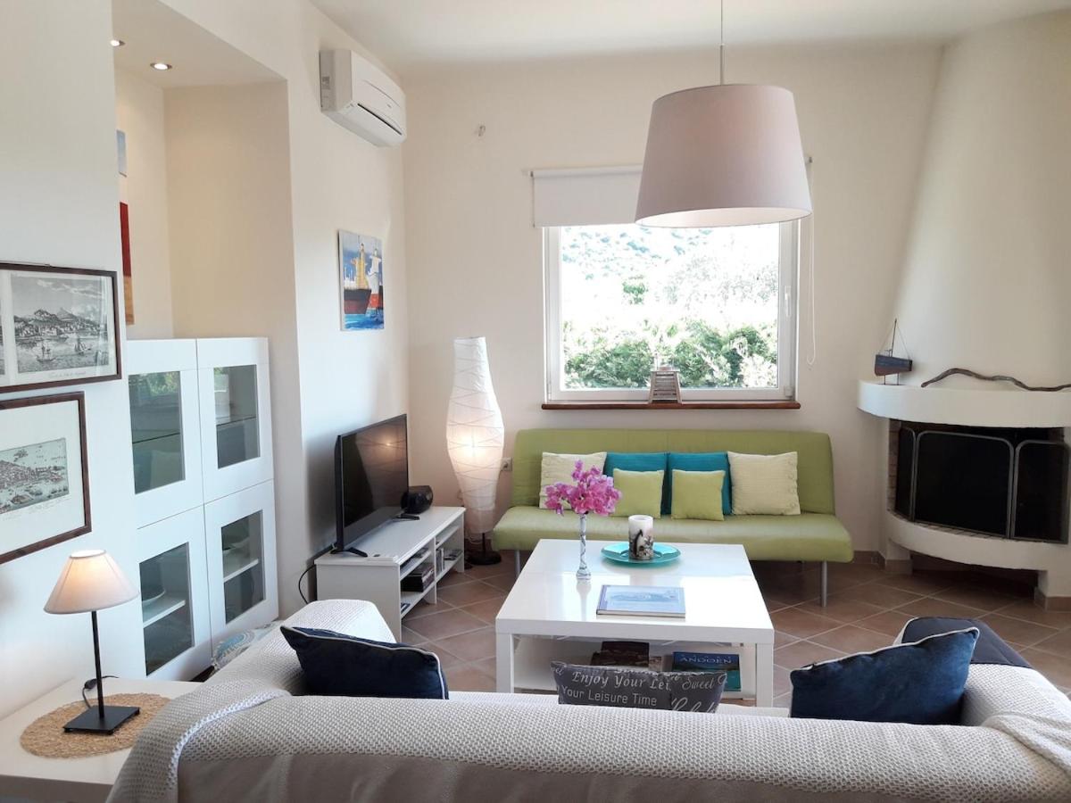 Elegant and Serene Villa Angeliki - B&B